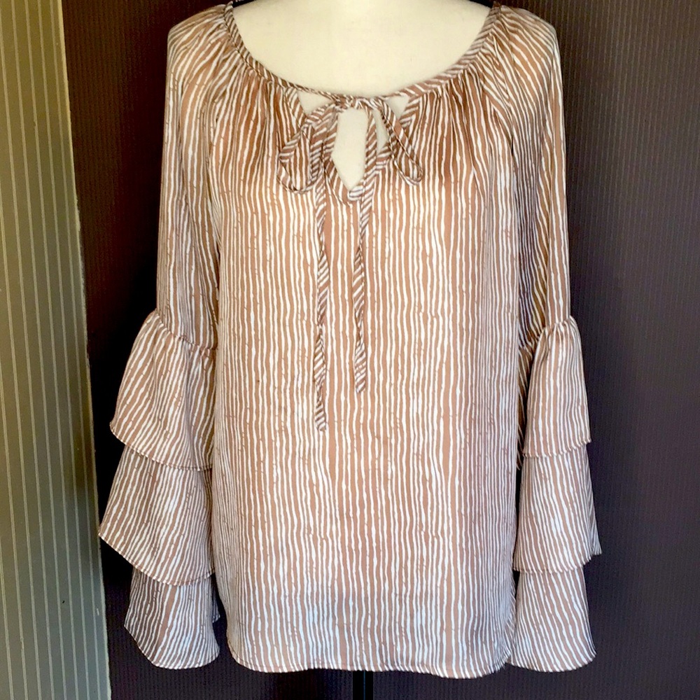 Leshop cream/brown flowey top size‎ large